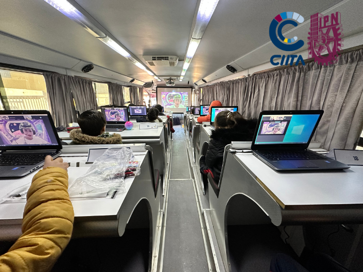 Interior de la UMA durante capacitación